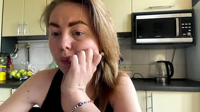 Snapshot of MartaLuna_ chatting on 05-10-26, 10:41 MartaLuna online show from 05-10-26, 10:41