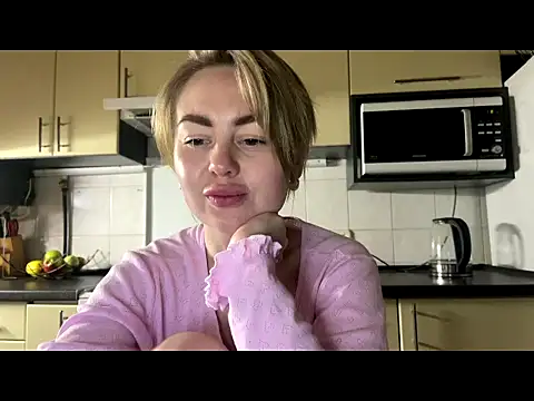 Snapshot of MartaLuna_ chatting on 04-02-26, 08:59 MartaLuna online show from 04-02-26, 08:59