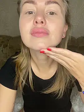 MartaLuna  online show from 10-15-25, 09:17