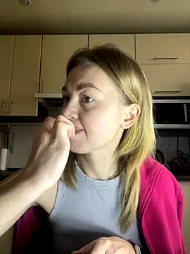 MartaLuna  online show from 12-05-25, 11:09