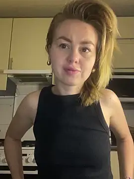 MartaLuna  online show from 12-21-25, 02:19