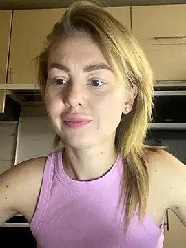 MartaLuna  online show from 11-18-25, 11:57