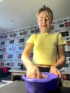 MartaLuna  online show from 11-25-25, 10:04