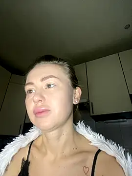 MartaLuna  online show from 11-21-25, 02:10