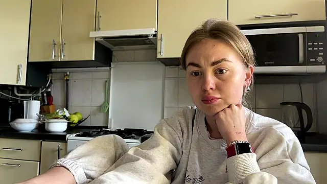 Snapshot of MartaLuna_ chatting on 05-01-26, 02:00 MartaLuna online show from 05-01-26, 02:00