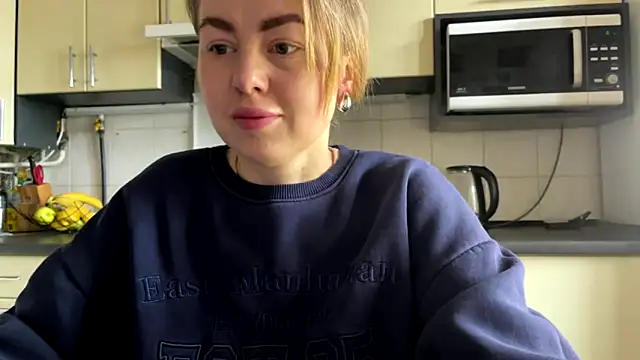 Snapshot of MartaLuna_ chatting on 04-09-26, 06:52 MartaLuna online show from 04-09-26, 06:52