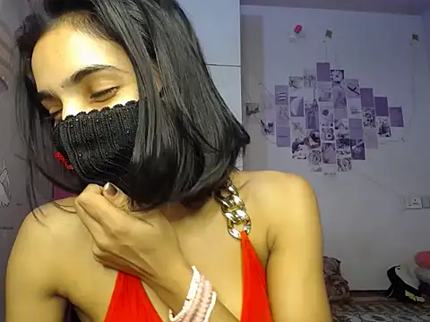 Snapshot of Sweetangle24 chatting on 10-05-25, 08:10 Sweetangle24 online show from 10-05-25, 08:10