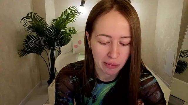 Snapshot of bella_li__ chatting on 02-19-26, 01:13 bella li online show from 02-19-26, 01:13