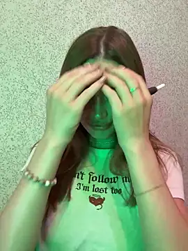 Elizabeth Tay online show from 10-10-25, 04:52