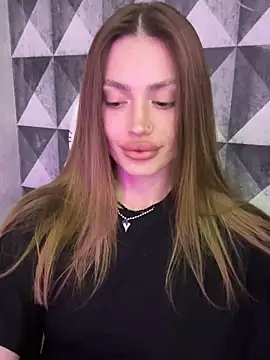 Elizabeth Tay online show from 04-07-26, 06:43