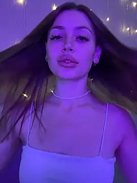 Elizabeth Tay online show from 10-29-25, 05:23