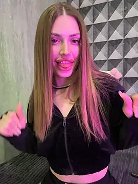 Elizabeth Tay online show from 05-04-26, 06:44