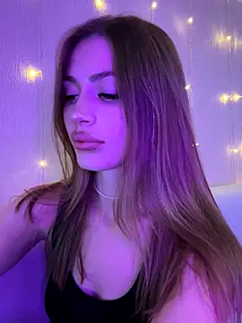 Elizabeth Tay online show from 11-08-25, 05:16