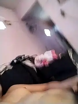 Snapshot of reycam97 chatting on 02-25-26, 02:39 reycam97 online show from 02-25-26, 02:39