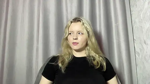Snapshot of D0llySheep chatting on 09-28-25, 04:47 D0llySheep online show from 09-28-25, 04:47