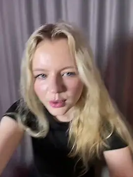 Snapshot of D0llySheep chatting on 09-27-25, 03:40 D0llySheep online show from 09-27-25, 03:40
