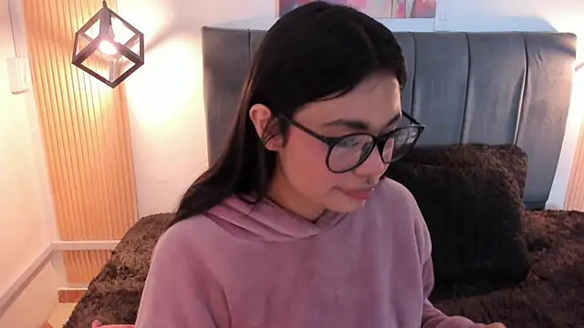 Snapshot of Evaa_rosee_ chatting on 10-10-25, 11:55 Evaa rosee  online show from 10-10-25, 11:55