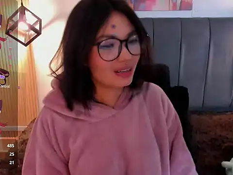 Snapshot of Evaa_rosee_ chatting on 10-09-25, 12:00 Evaa rosee  online show from 10-09-25, 12:00