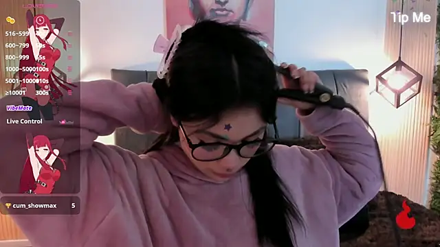 Snapshot of Evaa_rosee_ chatting on 10-08-25, 11:45 Evaa rosee  online show from 10-08-25, 11:45