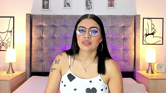 Linda Fosterr online show from 11-25-25, 03:07