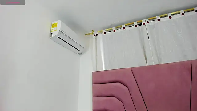 miajhonsonx online show from 12-17-25, 02:11