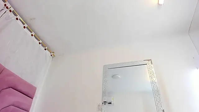 Snapshot of miajhonsonx chatting on 04-19-26, 02:18 miajhonsonx online show from 04-19-26, 02:18