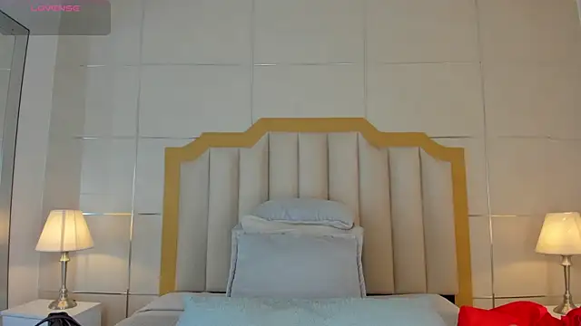 DakotaWangi online show from 11-24-25, 03:06