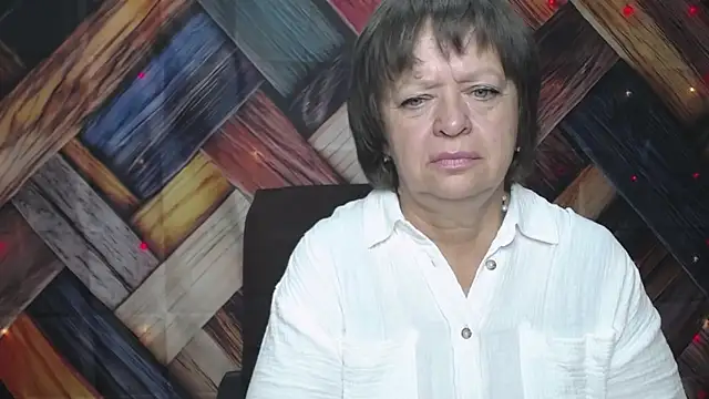 Snapshot of MaltaFora chatting on 09-18-25, 11:02 MaltaFora online show from 09-18-25, 11:02