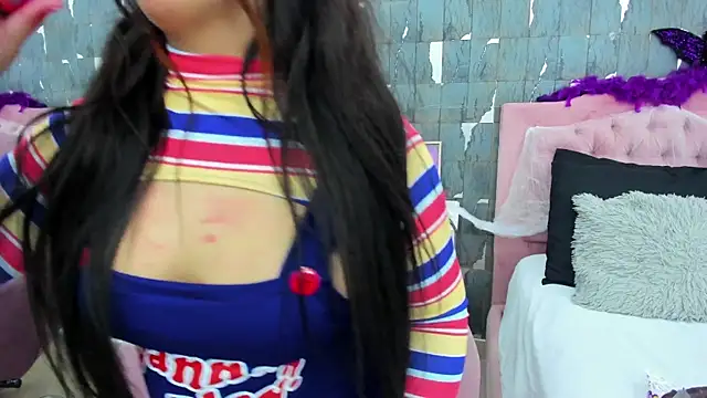 EvelynBun online show from 10-31-25, 04:47