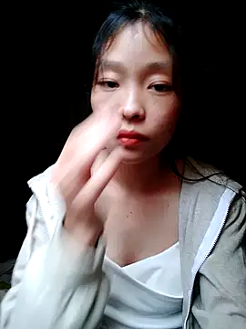 Snapshot of Phuoc_xx chatting on 12-18-25, 03:00 Phuoc xx online show from 12-18-25, 03:00