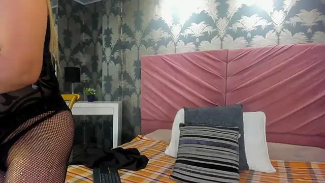 VictoriaQueen Fg online show from 10-20-25, 12:49