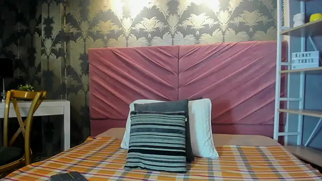 VictoriaQueen Fg online show from 10-21-25, 01:32