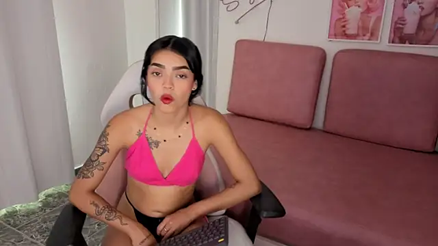 Snapshot of Emmy_sexygirl chatting on 09-22-25, 12:44 Emmy sexygirl online show from 09-22-25, 12:44