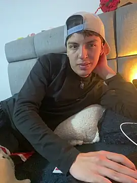 Snapshot of NaytonFreeman chatting on 02-05-26, 12:12 NaytonFreeman online show from 02-05-26, 12:12