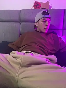 Snapshot of NaytonFreeman chatting on 02-20-26, 12:18 NaytonFreeman online show from 02-20-26, 12:18