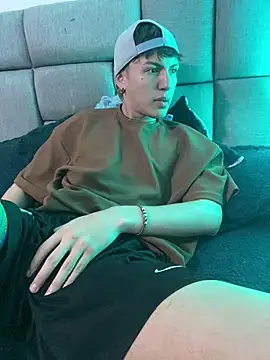 Snapshot of NaytonFreeman chatting on 02-18-26, 12:23 NaytonFreeman online show from 02-18-26, 12:23