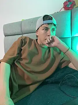 Snapshot of NaytonFreeman chatting on 02-11-26, 12:16 NaytonFreeman online show from 02-11-26, 12:16