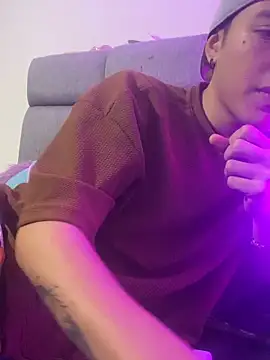 Snapshot of NaytonFreeman chatting on 02-02-26, 12:04 NaytonFreeman online show from 02-02-26, 12:04