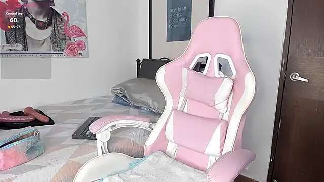 Lhia  online show from 10-07-25, 06:09