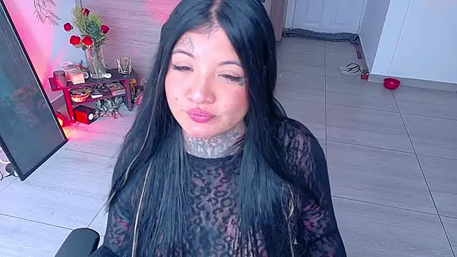 Unatatuada online show from 11-24-25, 06:52