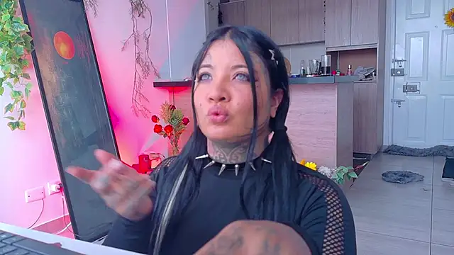 Unatatuada online show from 11-27-25, 07:58