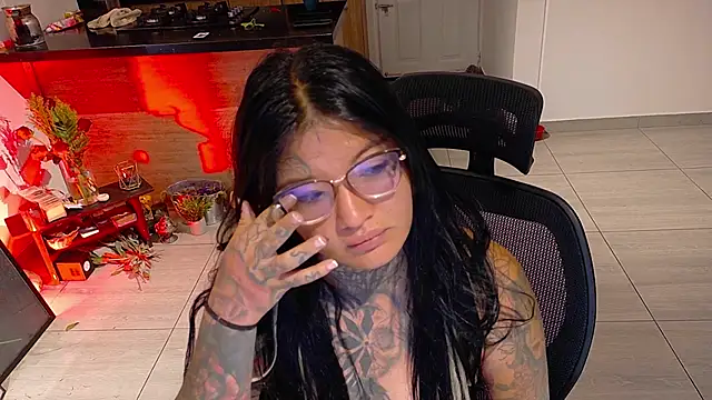 Unatatuada online show from 11-28-25, 08:47