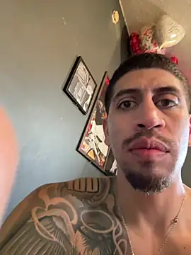 Snapshot of busnfatnutsLildee chatting on 02-21-26, 10:23 busnfatnutsLildee online show from 02-21-26, 10:23