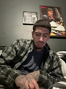 Snapshot of busnfatnutsLildee chatting on 02-08-26, 02:04 busnfatnutsLildee online show from 02-08-26, 02:04