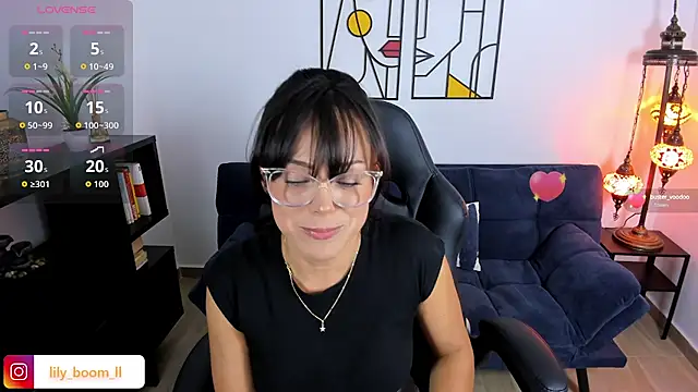Snapshot of Lyliboomm chatting on 10-01-25, 10:57 Lyliboomm online show from 10-01-25, 10:57