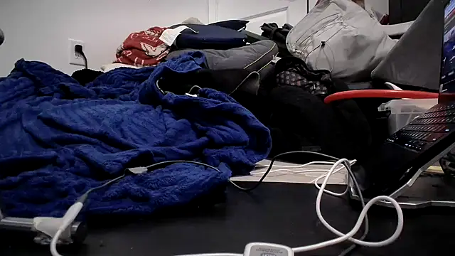 jasoncali305 online show from 10-21-25, 08:14