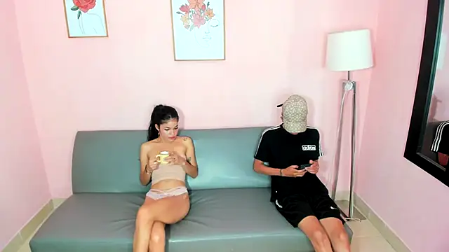 Latinbeautigirls online show from 12-18-25, 01:37