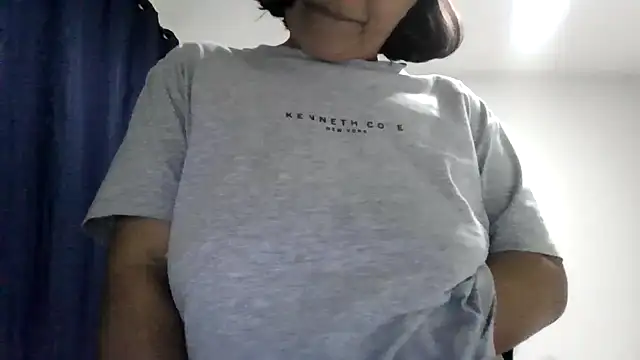 adri89-g online show from 06-18-26, 04:44