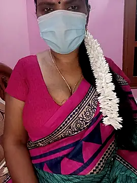 Snapshot of KannadaTamilTeluguBeauty chatting on 02-12-26, 08:30 KannadaTamilTeluguBeauty online show from 02-12-26, 08:30