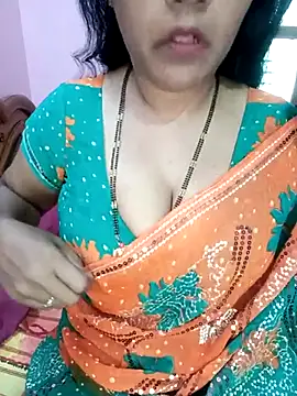Snapshot of KannadaTamilTeluguBeauty chatting on 06-30-26, 04:12 KannadaTamilTeluguBeauty online show from 06-30-26, 04:12